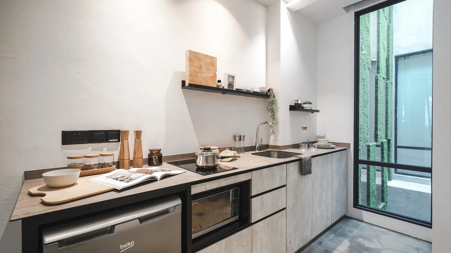 Base Residences: Hong Kong Street シンガポール アパート