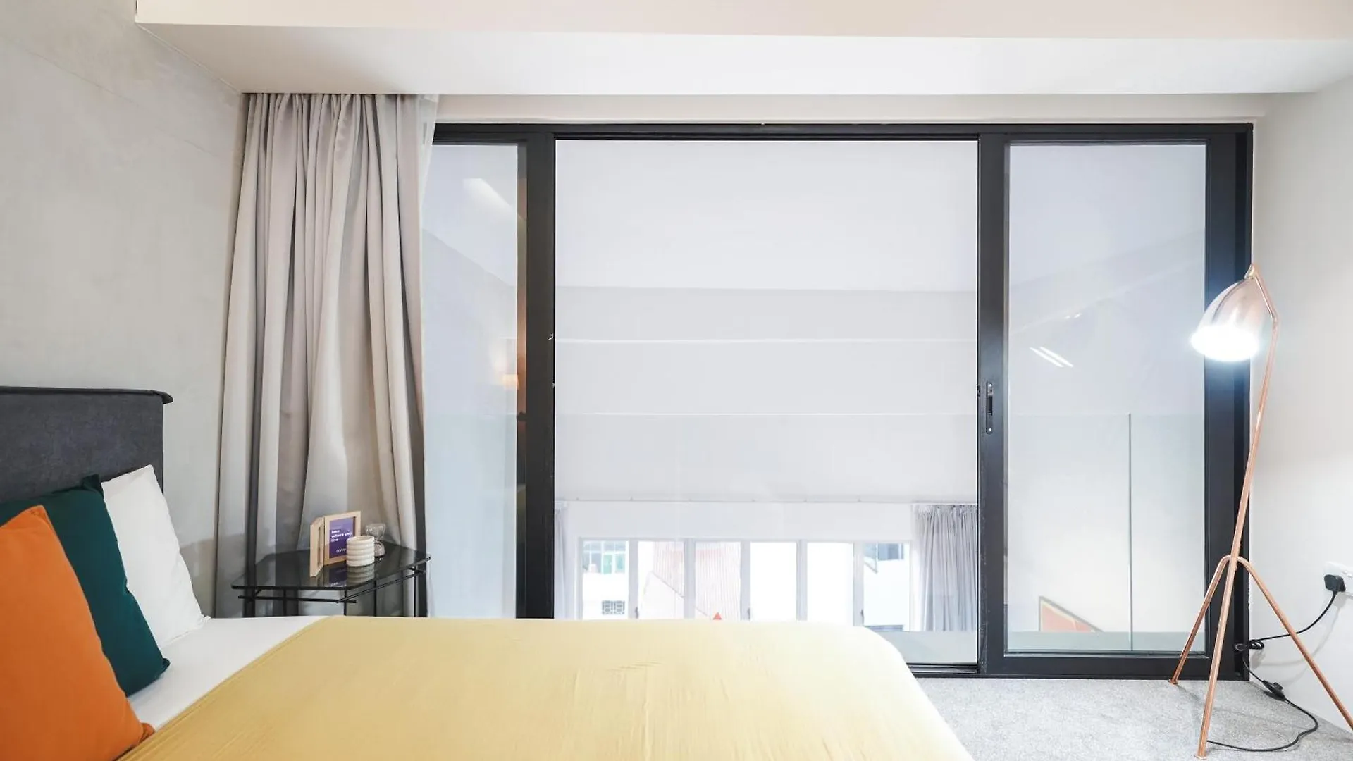Base Residences: Hong Kong Street シンガポール アパート