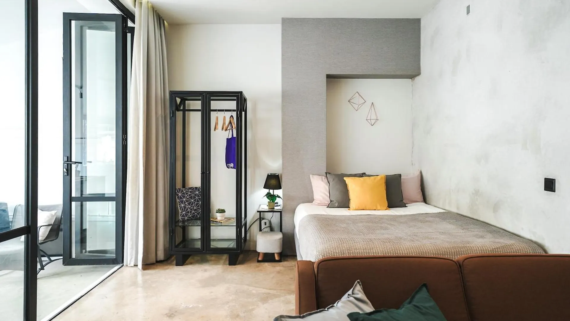 Base Residences: Hong Kong Street シンガポール