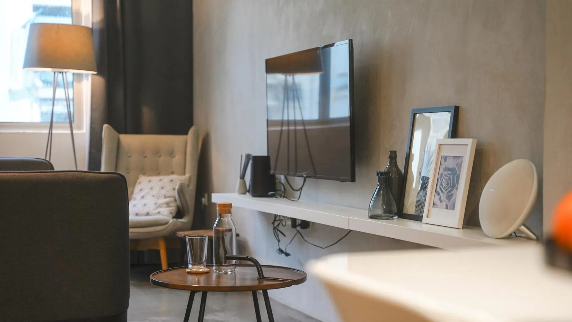 Base Residences: Hong Kong Street シンガポール アパート
