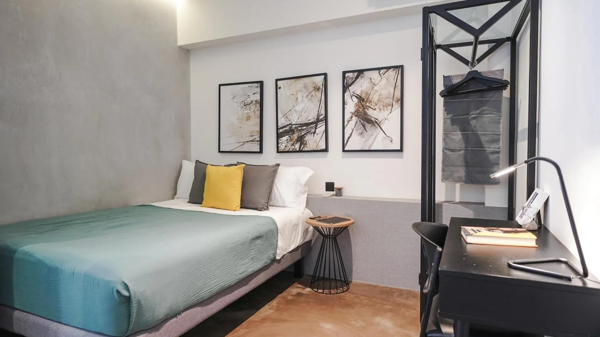 Base Residences: Hong Kong Street シンガポール