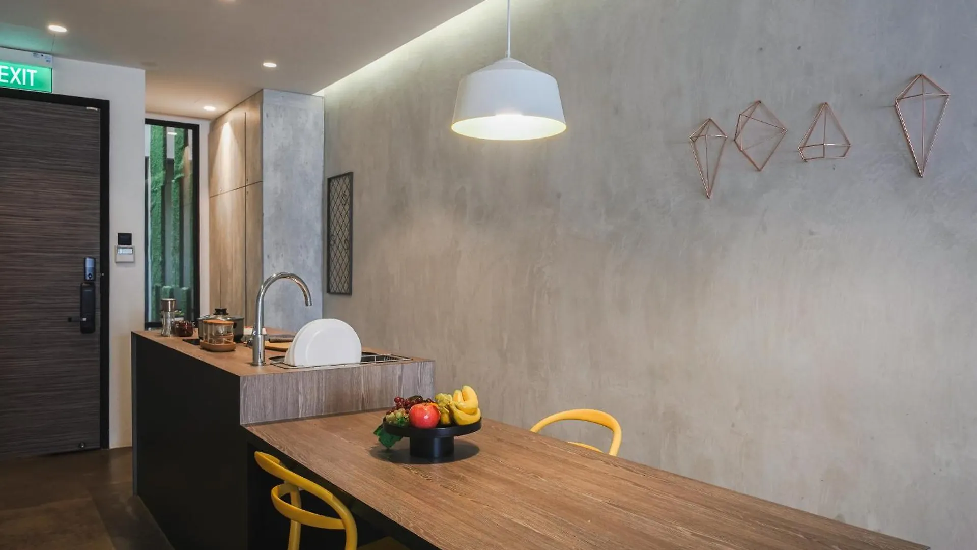 Base Residences: Hong Kong Street シンガポール アパート