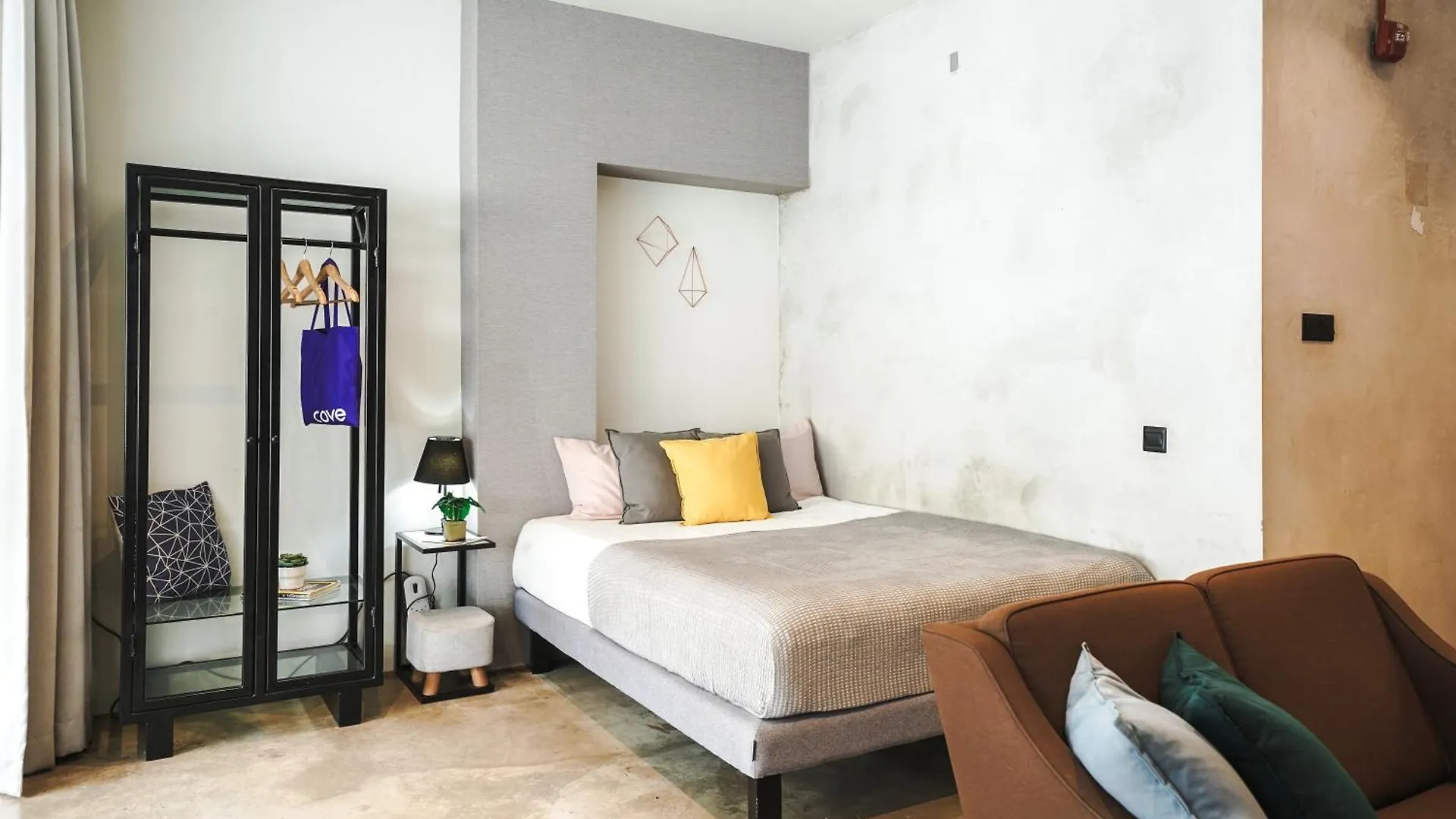 Base Residences: Hong Kong Street 新加坡