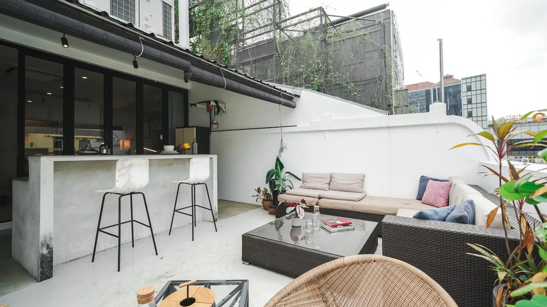 Base Residences: Hong Kong Street 新加坡 0*,